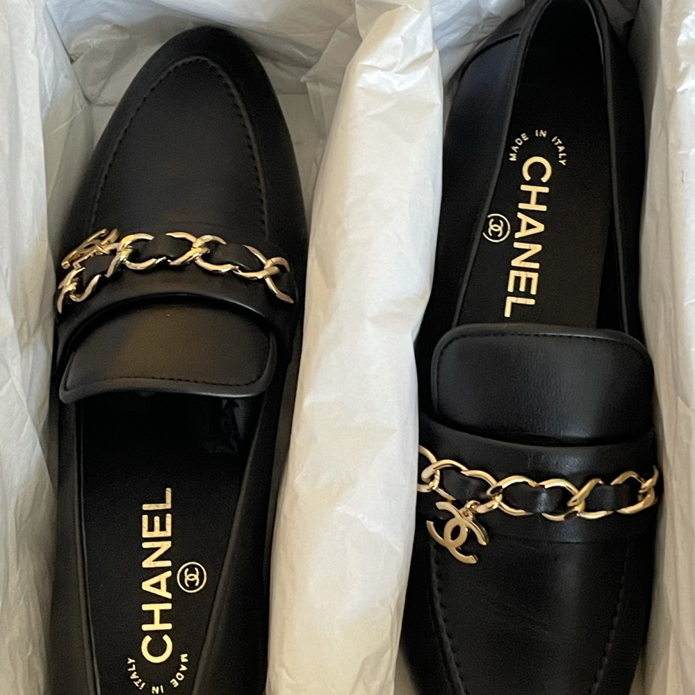 NEW Chanel 20A Black Leather Loafers Gold CC 38.5 - Picture 6 of 7